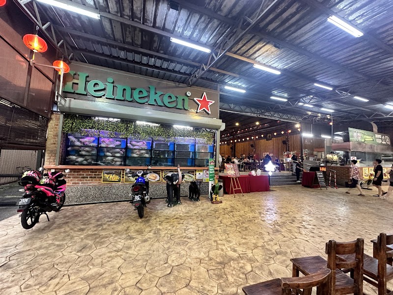 Baan Thai 2 Seafood & Thai Cuisine interior or food