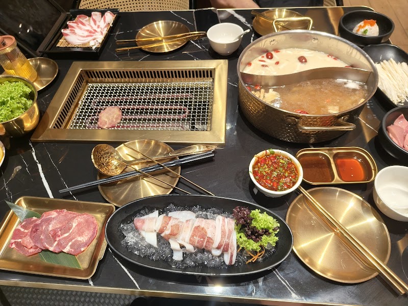 Beauty In The Pot food or atmosphere