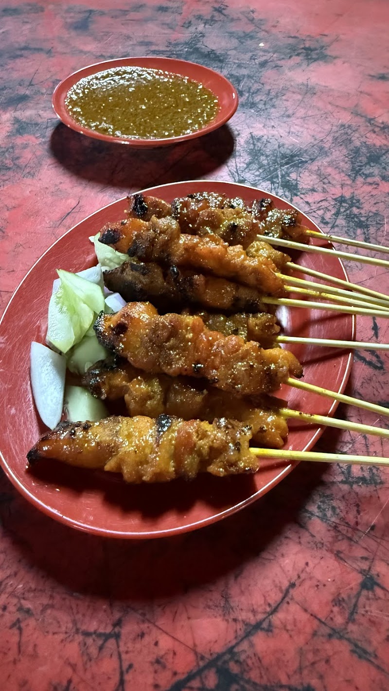 Gerai Big Tree Head interior or food