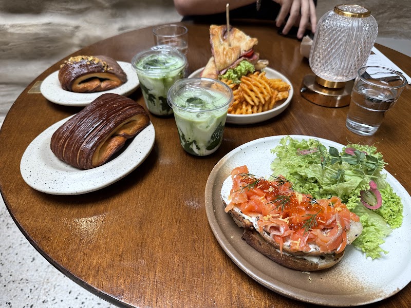 House of Wheat, Chow Kit interior or food