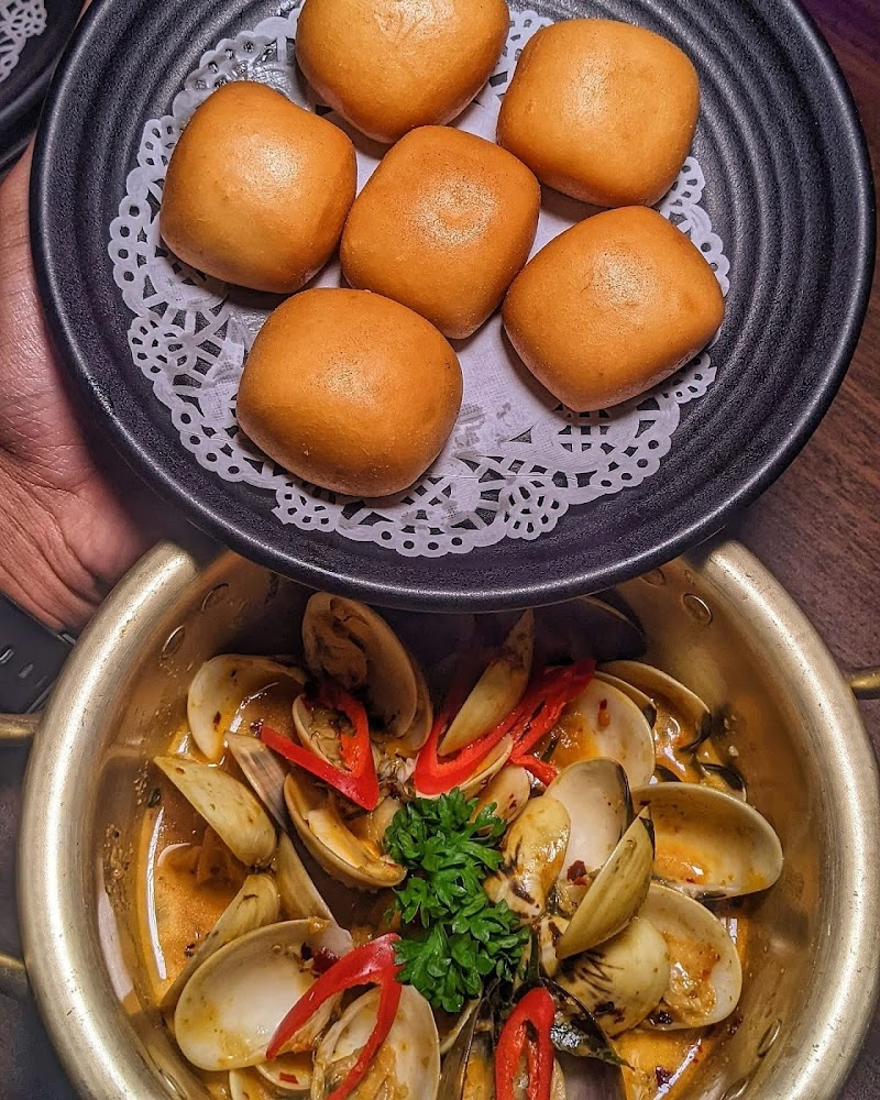 JIBRIL Bangi food or atmosphere