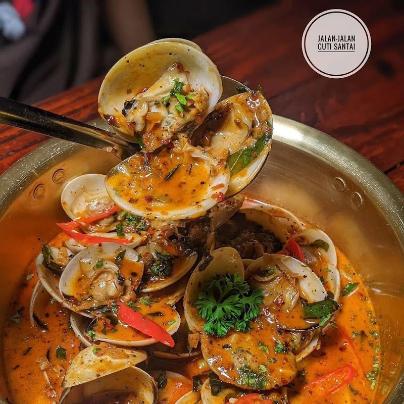 Jibril Ss15 interior or food