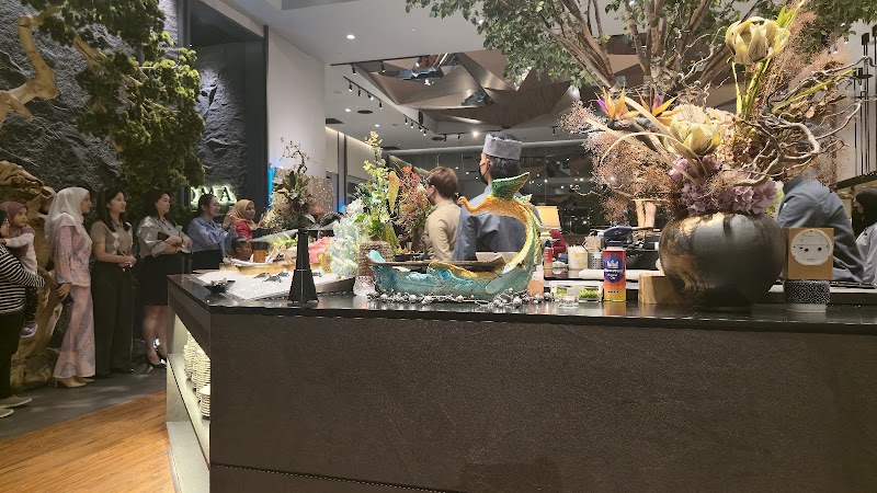 Kuroma Buffet & Dining interior or food