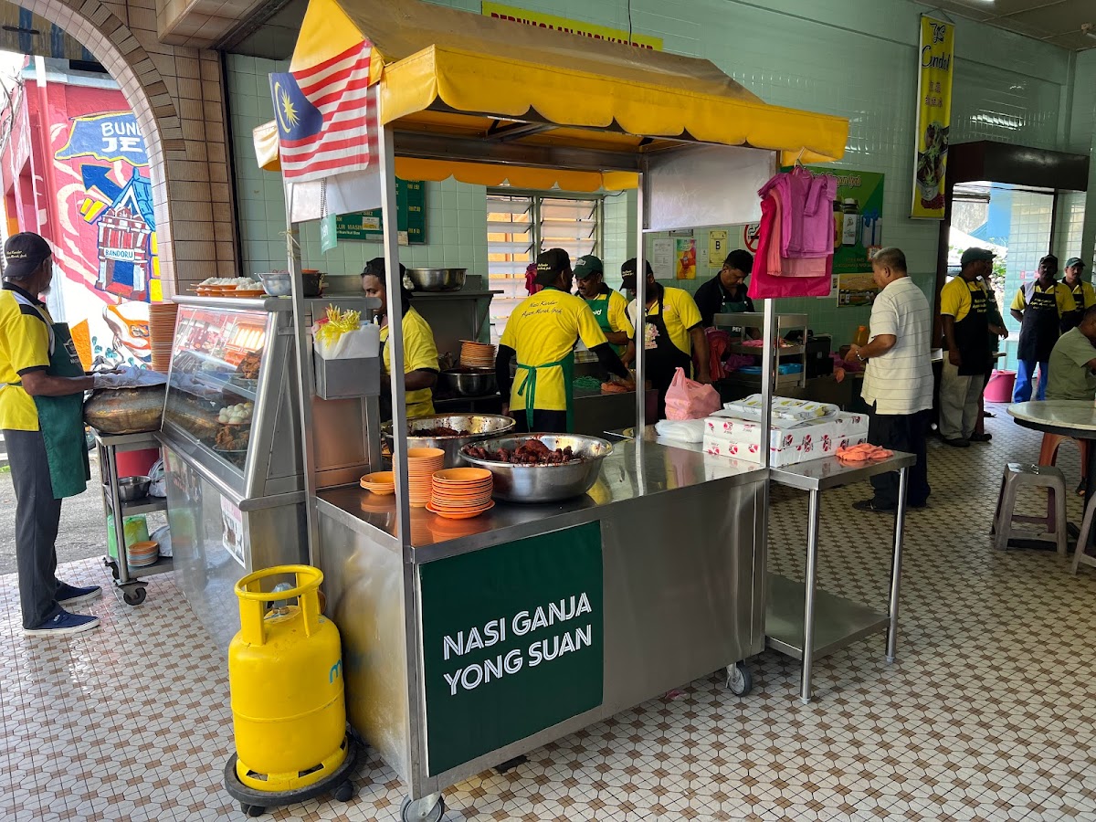 Nasi Ganja Ipoh ( Nasi Kandar ayam Merah)