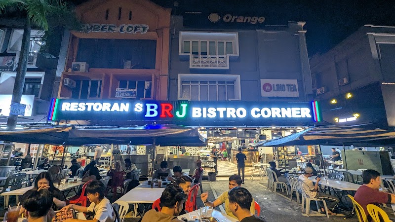 Restoran BRJ Bistro Corner food or atmosphere