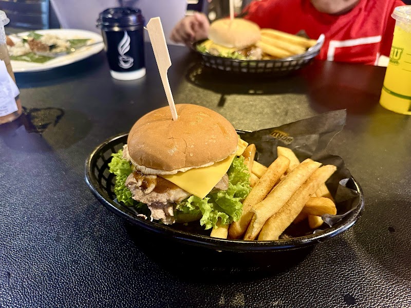 Soru Station interior or food