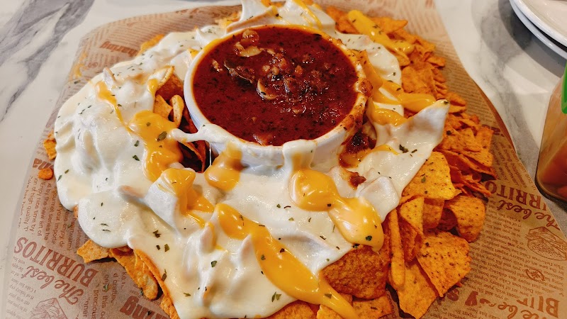 White & Black Lakeside photo 9